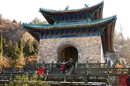武当山南岩宫道士算命(武当山南岩宫供奉的谁-第2张图片-周易占卜网 - 免费算命_生辰八字算命_八字合婚姻
